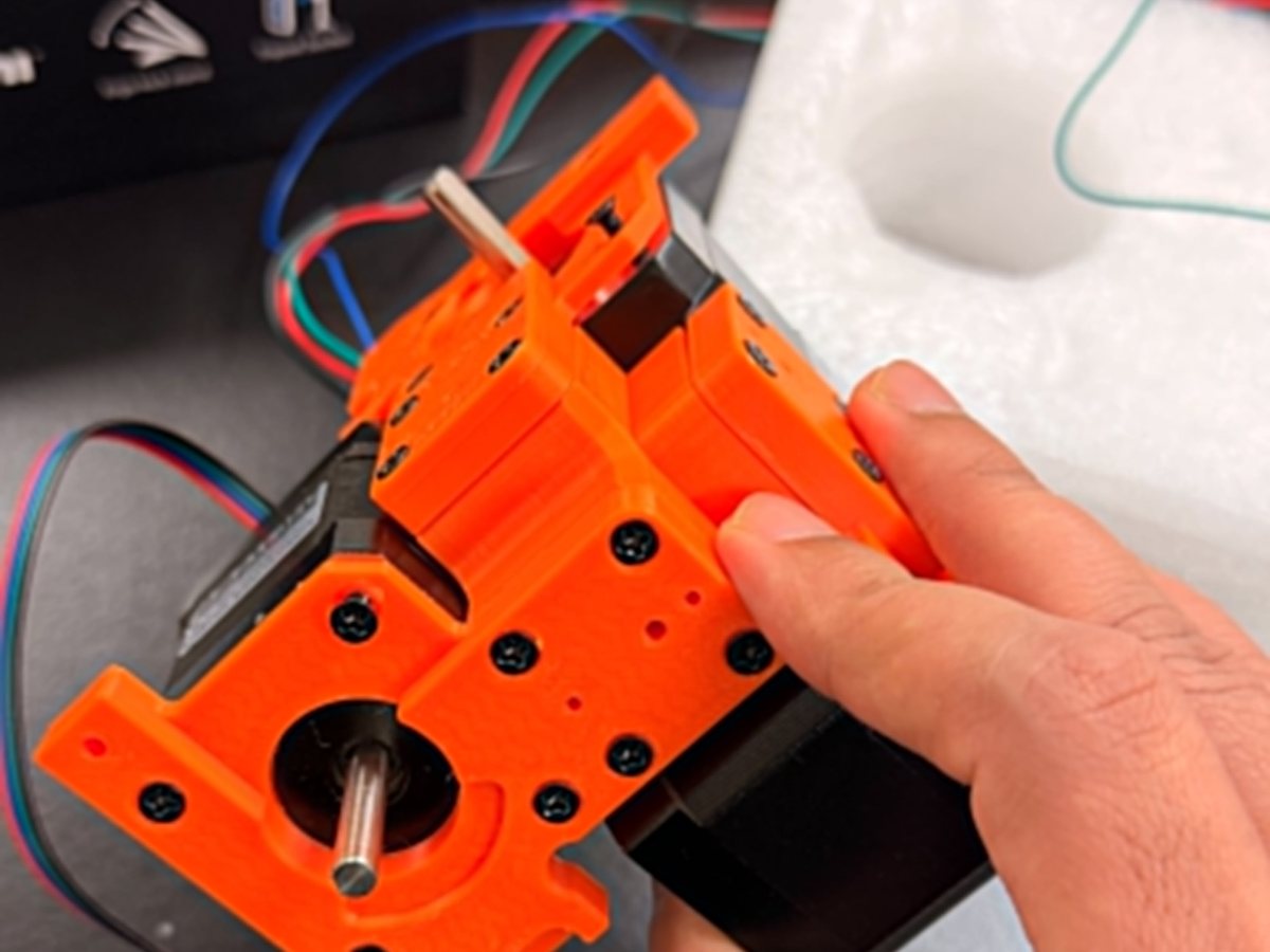 Stepper motor in its printed mount